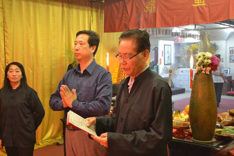 香港简信回师傅在马来西亚新拜师父学习茅山法